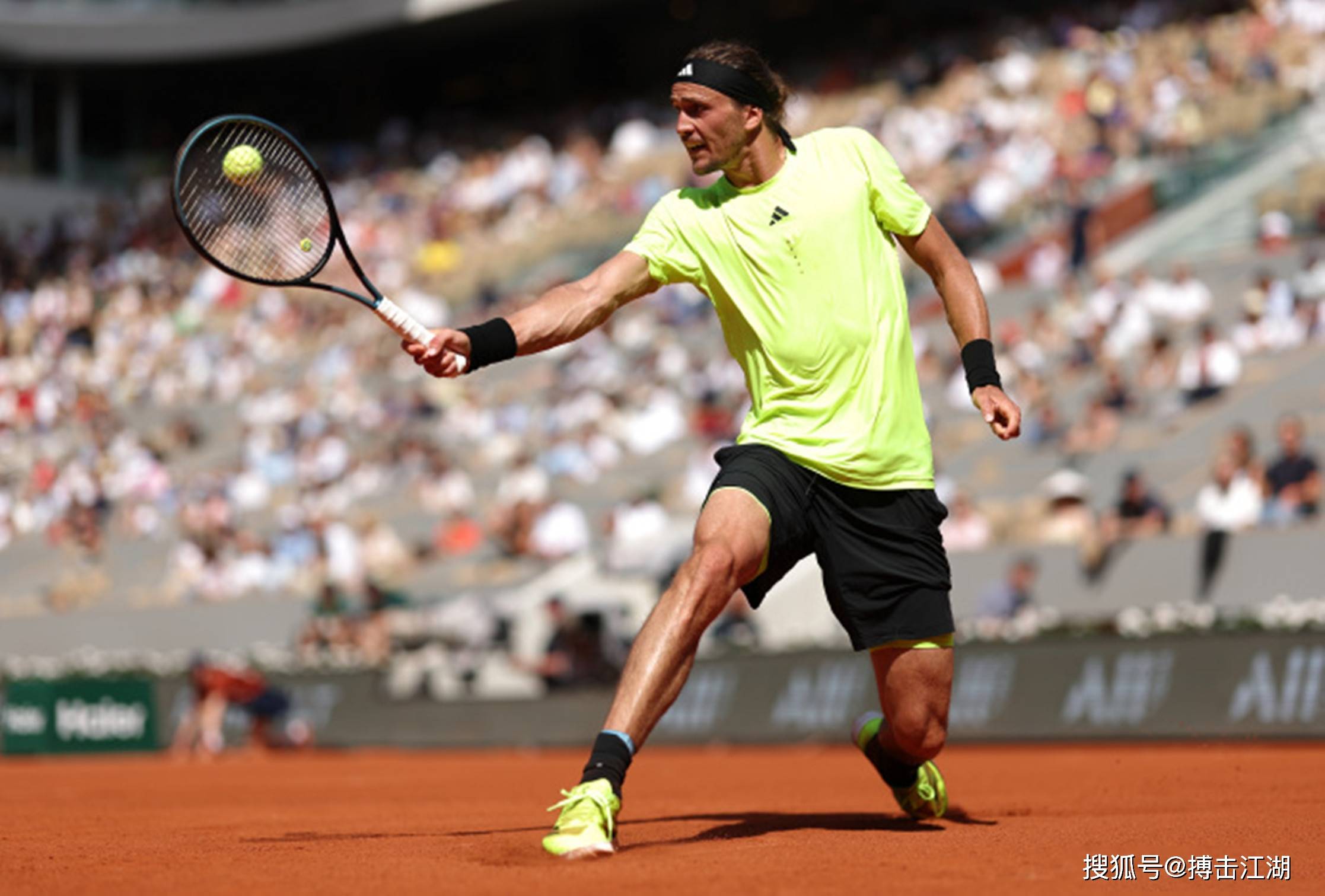 包含德约科维奇连续七场比赛得分超过比赛规则变更，湖人不断突破！再创辉煌时刻的词条爱游戏官网