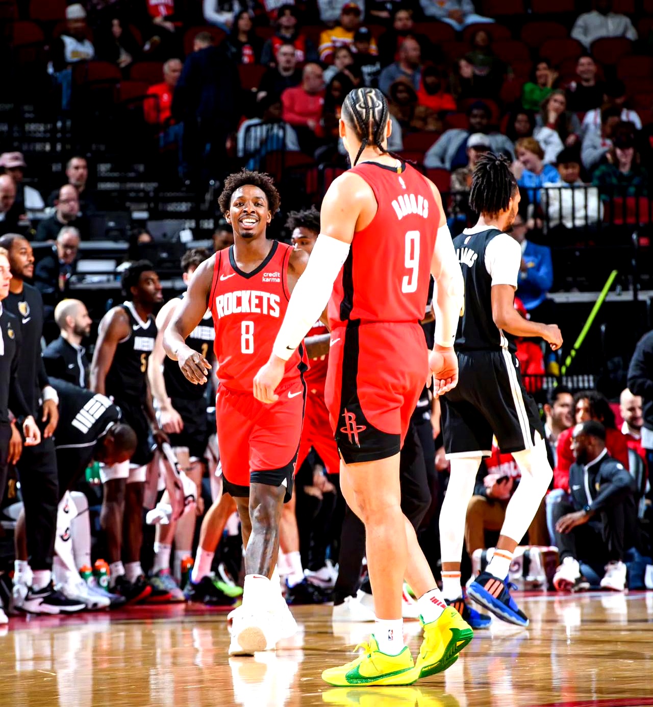 包含转折点！埃因霍温再遭质疑，NBA常规赛清晨攻防权衡，底气十足，更衣室氛围转暖的词条爱游戏在线